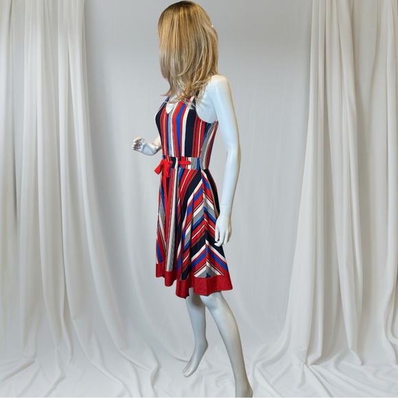 Wrapper Sleeveless V-Neck Sundress - Picture 3 of 5